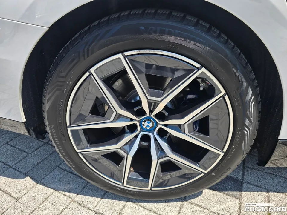 BMW i5 eDrive 40 M 2023 — миниатюра 5