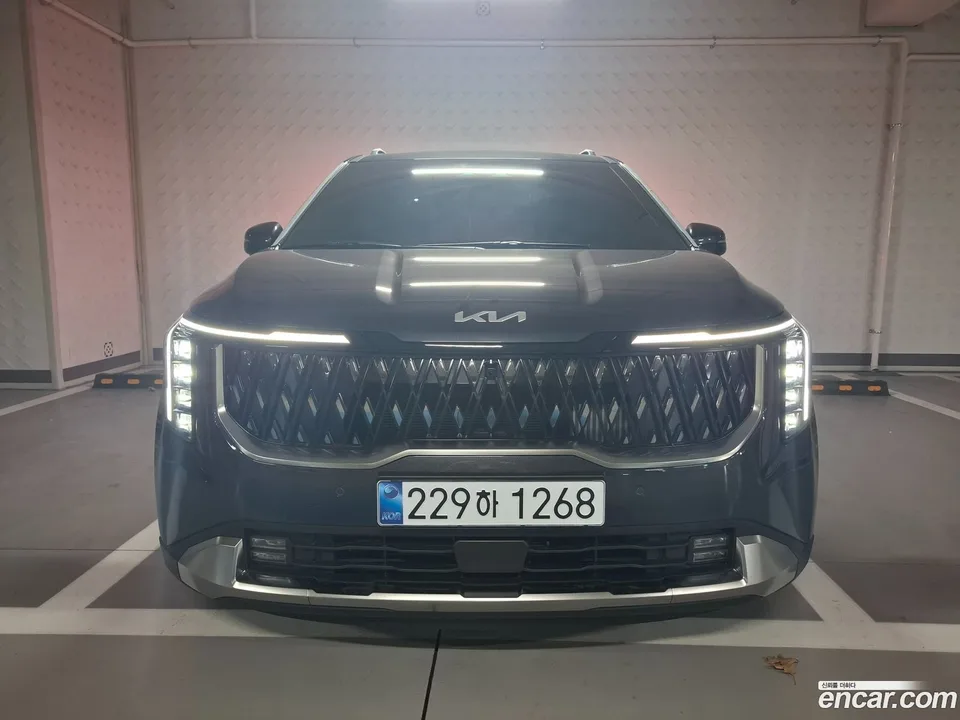Kia Carnival HEV 9 2025 — фото 1, купить с доставкой в Москву