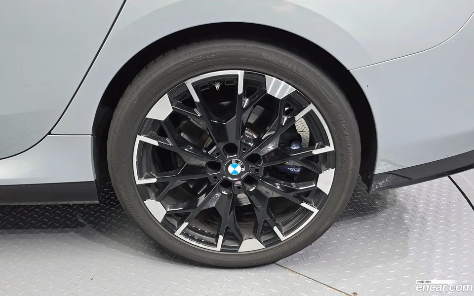 BMW 2 Series Gran Coupe M235 xDrive 2025 — миниатюра 2