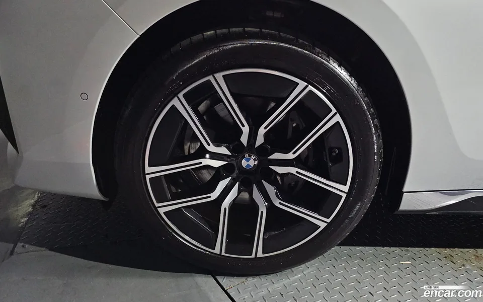 BMW 7 Series 740d xDrive M 2025 — миниатюра 2
