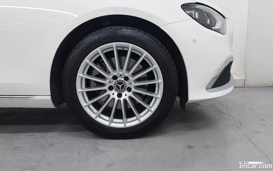 Mercedes-Benz E-Class E250 2023 — миниатюра 5