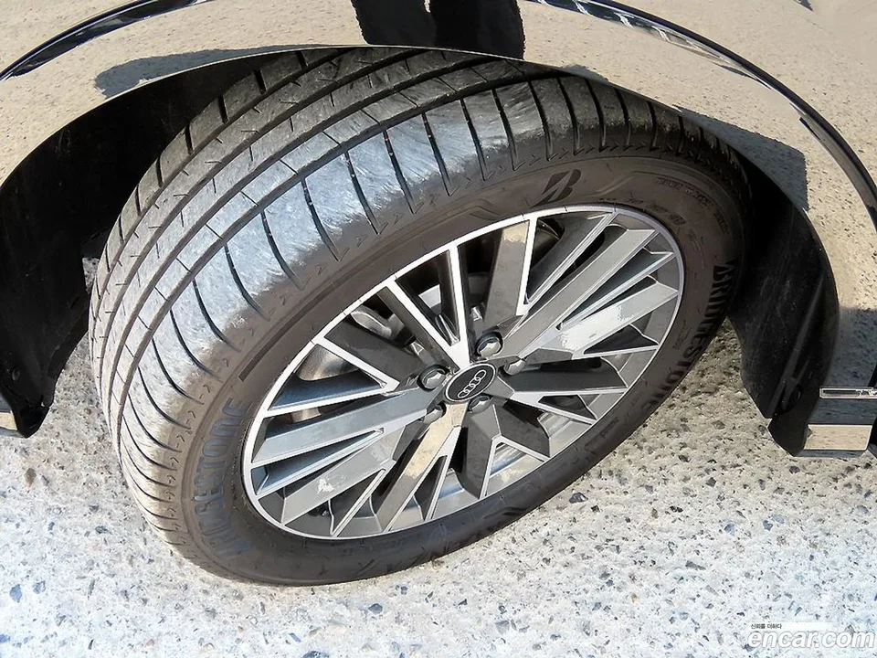 Audi Q3 40 TFSI 2025 — миниатюра 2