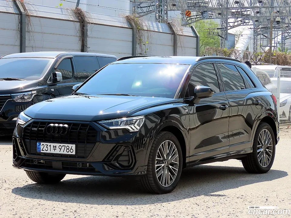 Audi Q3 40 TFSI 2025 — фото 1, купить с доставкой в Москву