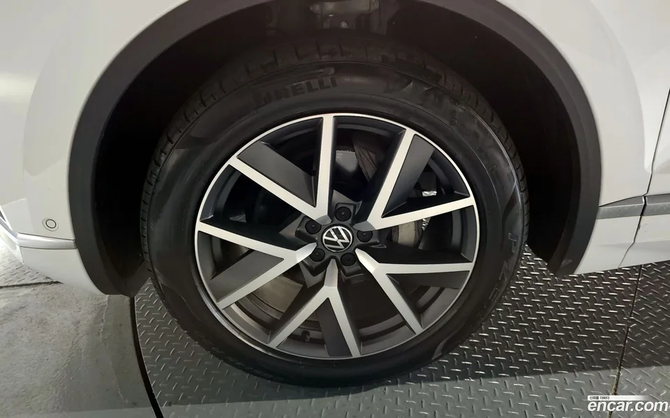 Volkswagen Touareg 3.0 TDI 2023 — миниатюра 2