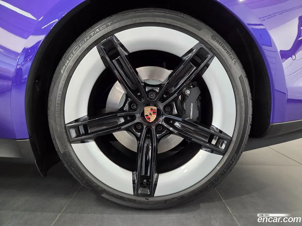 Porsche Taycan 4 2025 — миниатюра 2