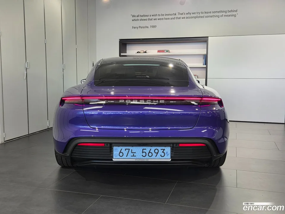 Porsche Taycan 4 2025 — миниатюра 4