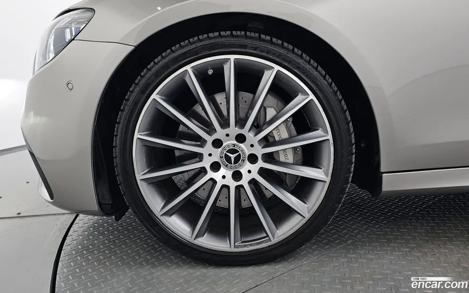Mercedes-Benz E-Class E350 4MATIC 2022 — миниатюра 5