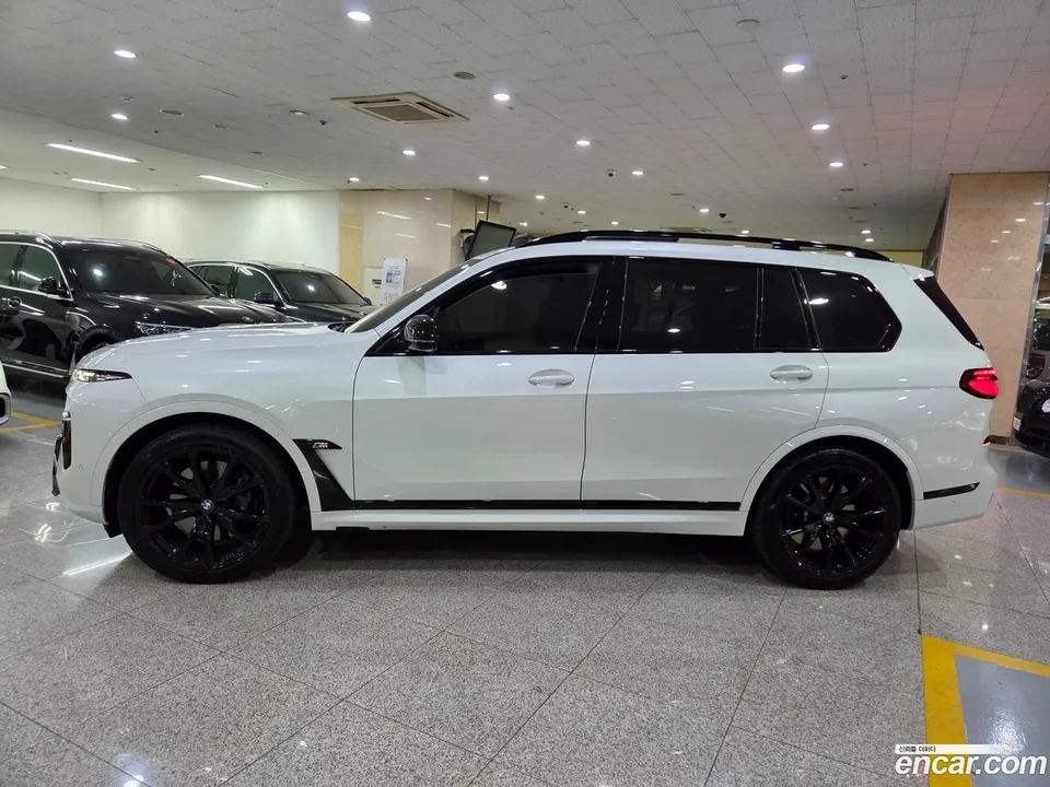 BMW X7 M60i xDrive M 6 2024 — миниатюра 3
