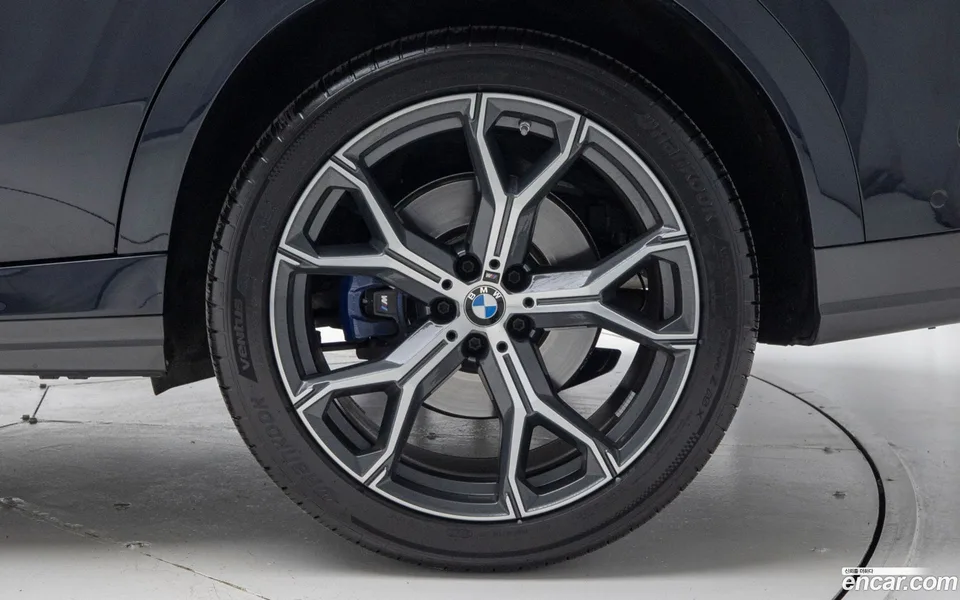 BMW X6 xDrive40i M 2023 — миниатюра 5