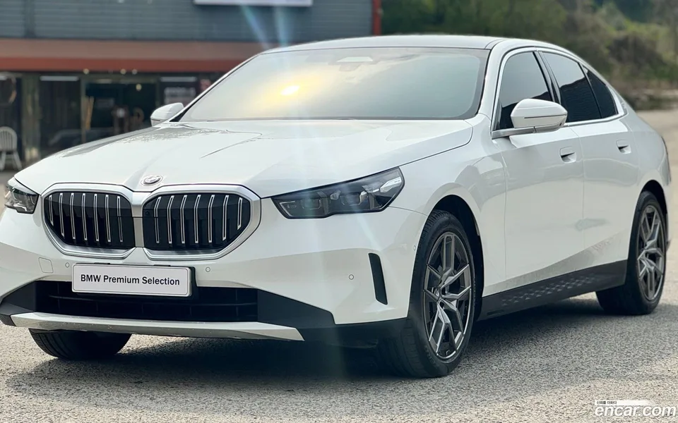 BMW 5 Series 2025