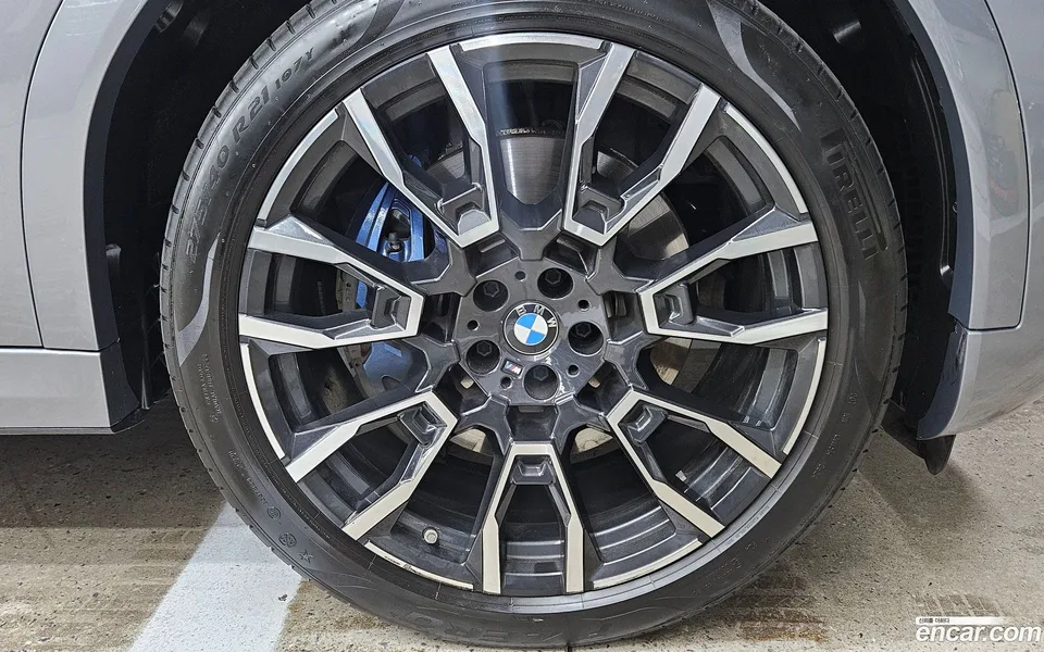 BMW X6 xDrive40i M 2025 — миниатюра 2