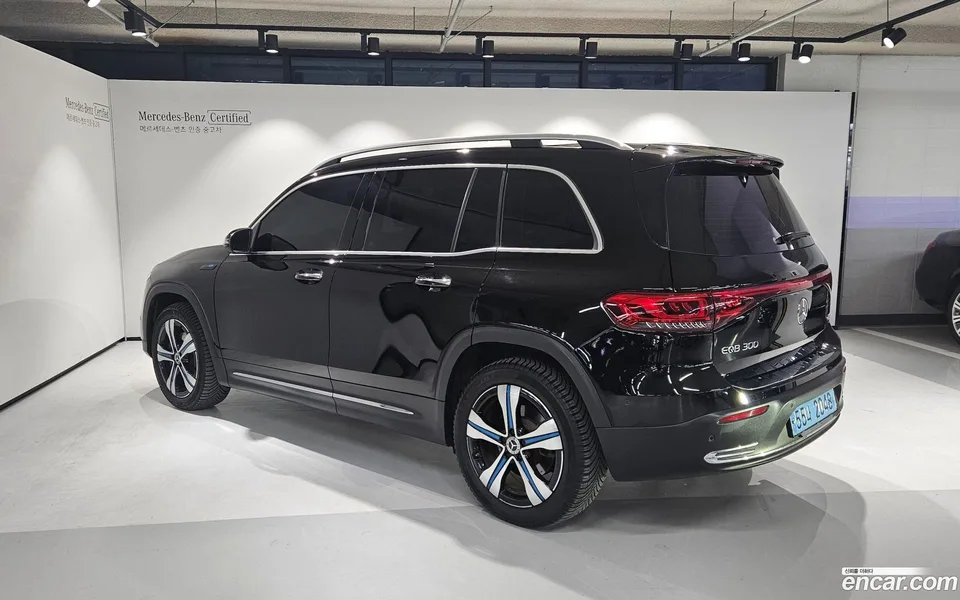Mercedes-Benz EQB EQB300 4MATIC 2023 — миниатюра 3