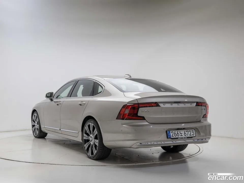 Volvo S90 B6 AWD 2024 — миниатюра 4