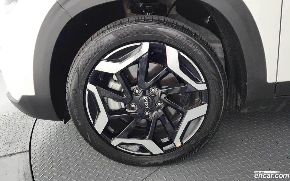 Kia Seltos 1.6 4WD 2022 — миниатюра 2