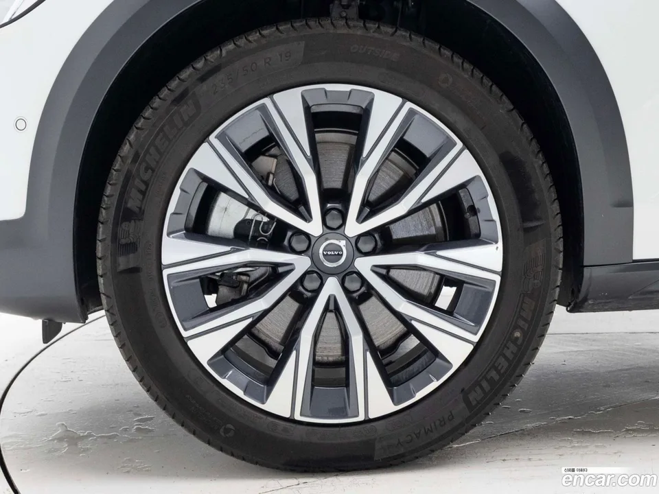 Volvo V90 Cross Country B5 AWD 2025 — миниатюра 2