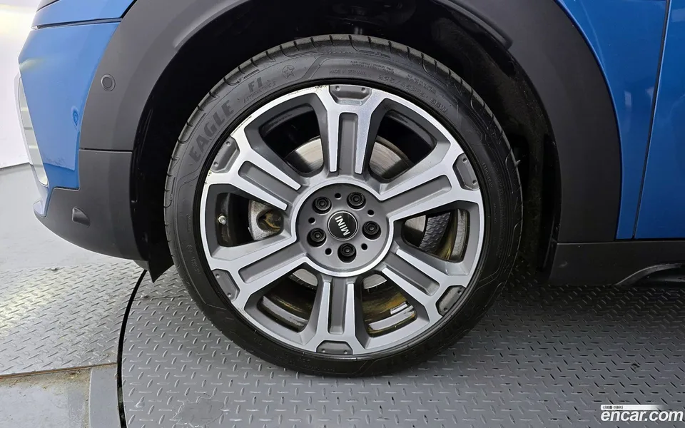 MINI Cooper S Countryman ALL4 2023 — миниатюра 2