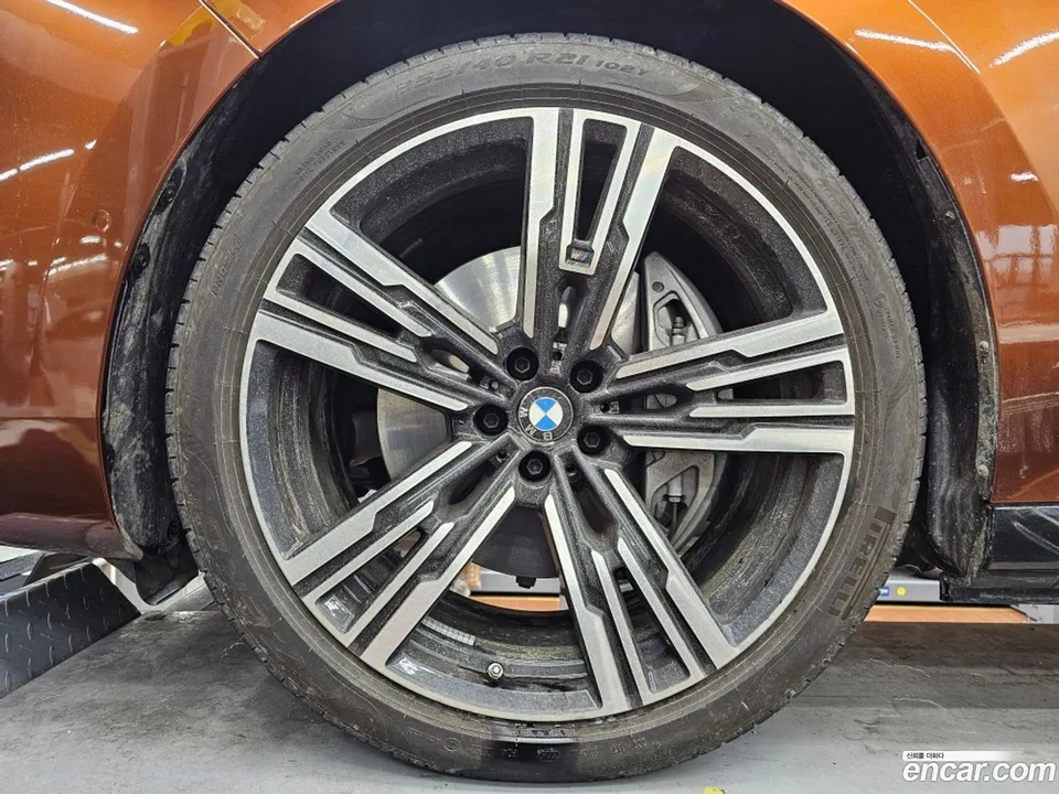 BMW i7 xDrive 60 M 2025 — миниатюра 5