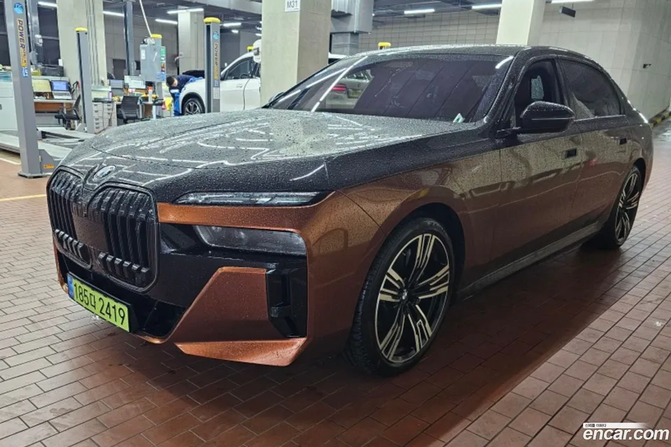 BMW i7 xDrive 60 M 2025 — фото 1, купить с доставкой в Москву