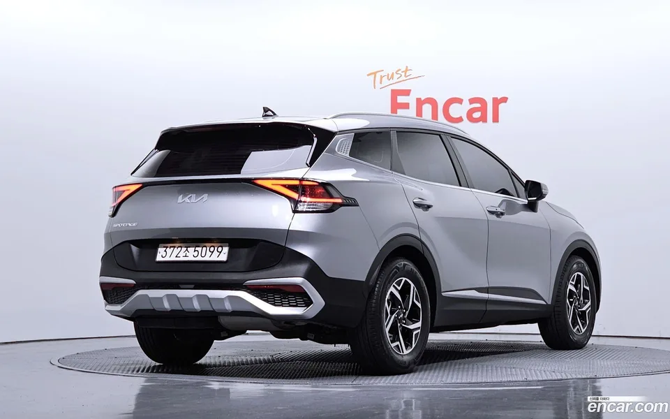 Kia Sportage 2.0 2WD 2023 — миниатюра 2