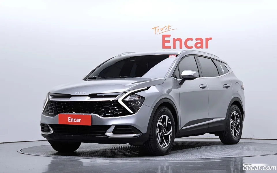 Kia Sportage 2.0 2WD 2023 — фото 1, купить с доставкой в Москву