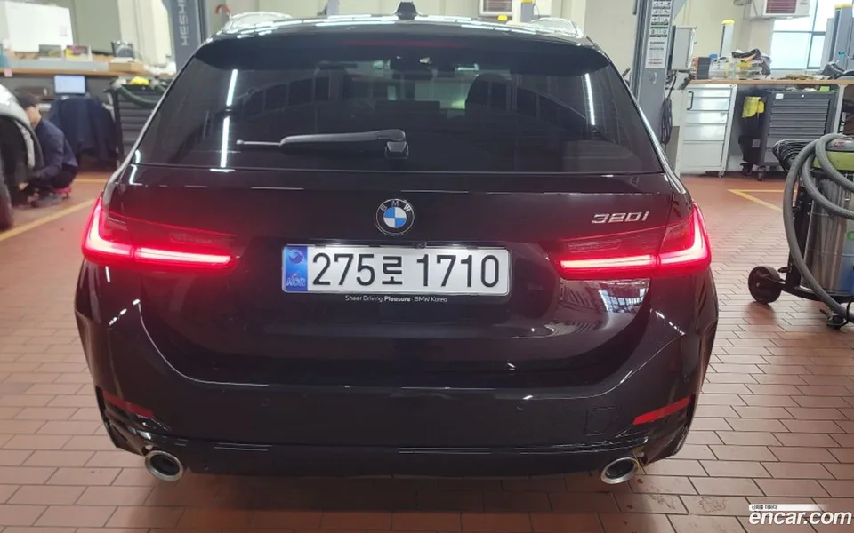 BMW 3 Series 320i 2025 — миниатюра 4