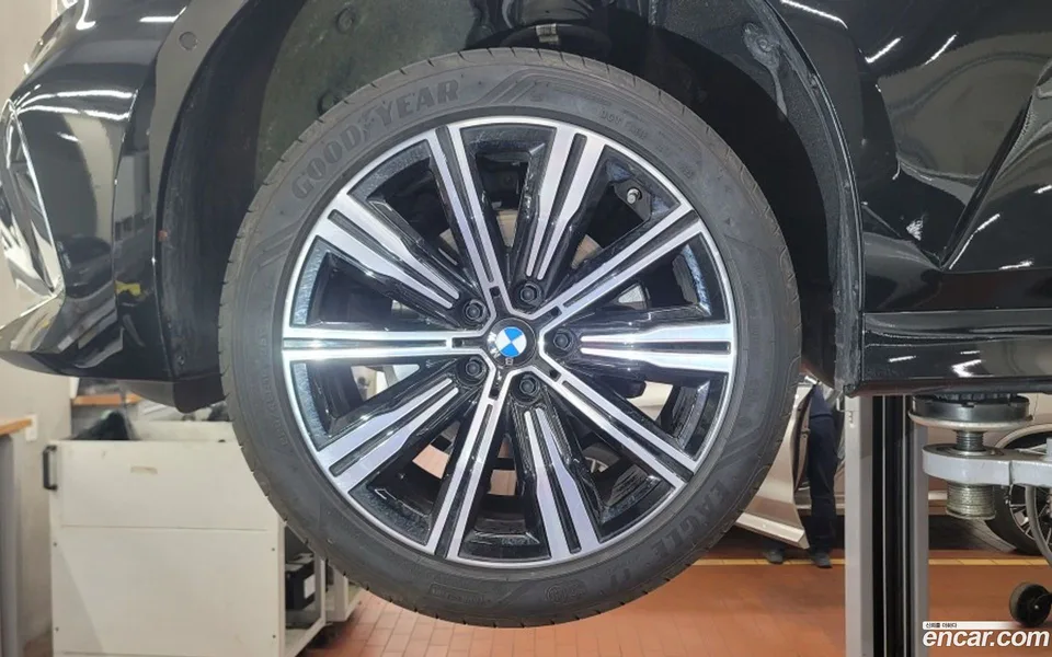 BMW 3 Series 320i 2025 — миниатюра 5