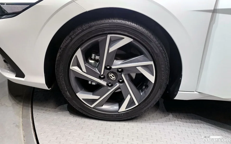 Hyundai Avante CN7 1.6 2025 — миниатюра 2
