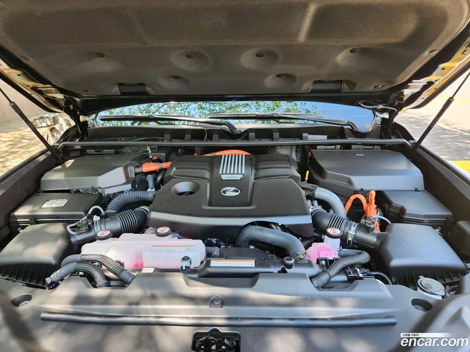 Lexus LX 700h 2025 — миниатюра 2