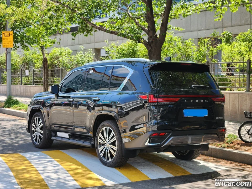 Lexus LX 700h 2025 — миниатюра 3