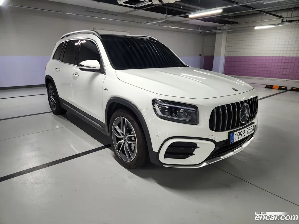 Mercedes-Benz GLB-Class AMG GLB35 4MATIC 2025 — миниатюра 3