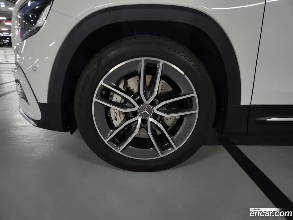 Mercedes-Benz GLB-Class AMG GLB35 4MATIC 2025 — миниатюра 4