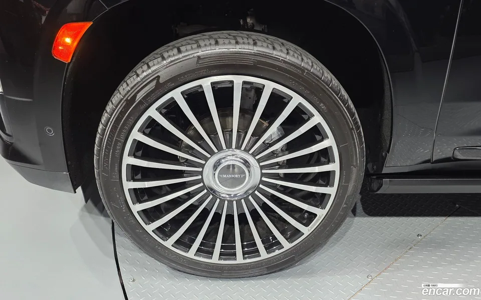 Cadillac Escalade 6.2 ESV 2023 — миниатюра 2
