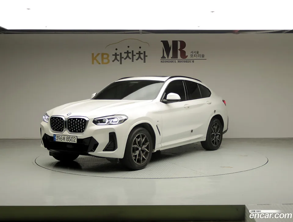 BMW X4 xDrive20i M 2022 — фото 1, купить с доставкой в Москву