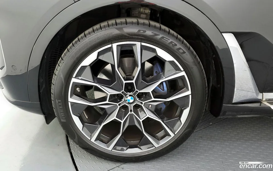 BMW X7 xDrive 40i M 6 2024 — миниатюра 2