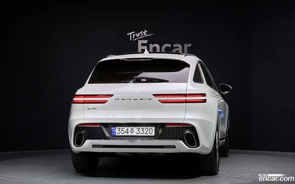 Genesis GV70 2.5T 2WD 2023 — миниатюра 4