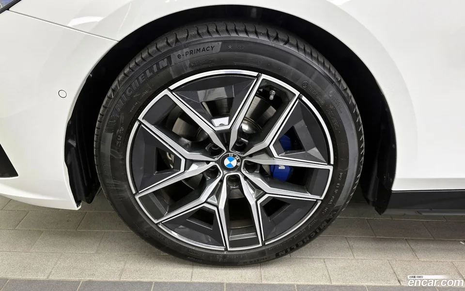 BMW 5 Series 520i M 2025 — миниатюра 2