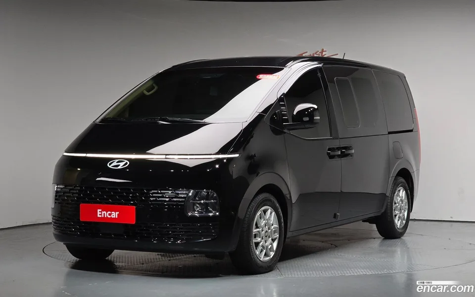 Hyundai Staria HEV 1.6 5 2024 — фото 1, купить с доставкой в Москву
