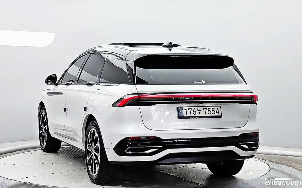 Lincoln Nautilus 2.0 AWD 2024 — миниатюра 2