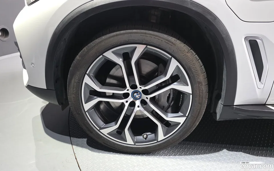 BMW X5 xDrive 45e xLine 2022 — миниатюра 5
