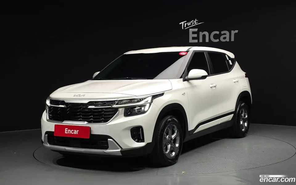 Kia Seltos 1.6 2WD 2024 — фото 1, купить с доставкой в Москву