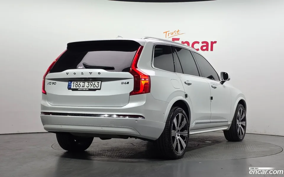 Volvo XC90 B6 2023 — миниатюра 2
