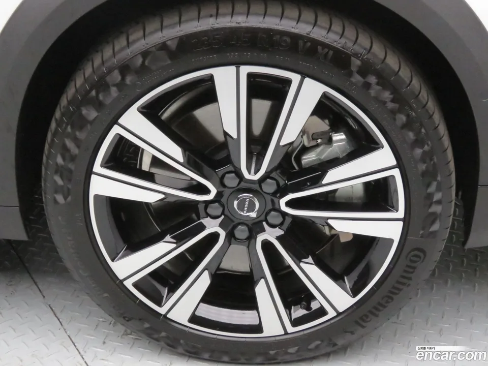 Volvo V60 Cross Country B5 AWD 2025 — миниатюра 2