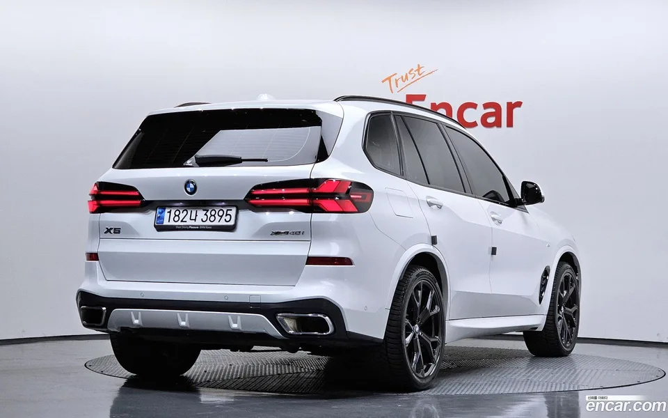 BMW X5 xDrive 40i M 2023 — фото 1, купить с доставкой в Москву