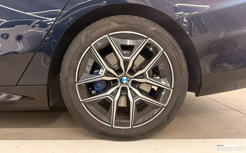 BMW 5 Series 520i M 2025 — миниатюра 2