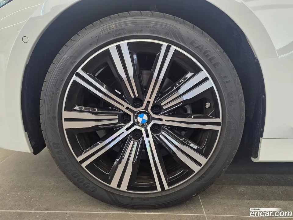 BMW 3 Series 320i 2025 — миниатюра 5