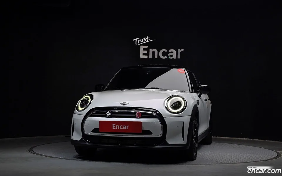 MINI Cooper 5 2023 — миниатюра 3