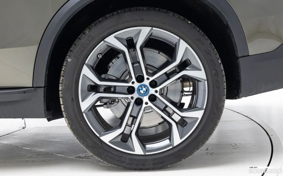 BMW X5 xDrive 50e xLine 2024 — миниатюра 5