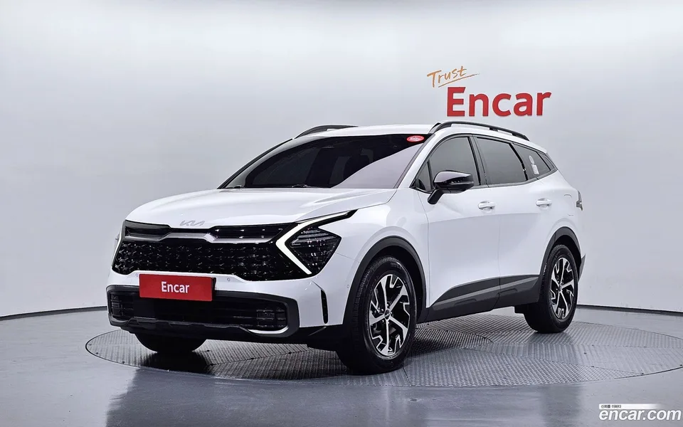 Kia Sportage Hybrid 2WD 2023 — фото 1, купить с доставкой в Москву