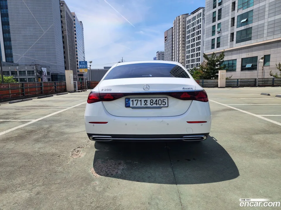 Mercedes-Benz E-Class E300 4MATIC 2024 — миниатюра 4