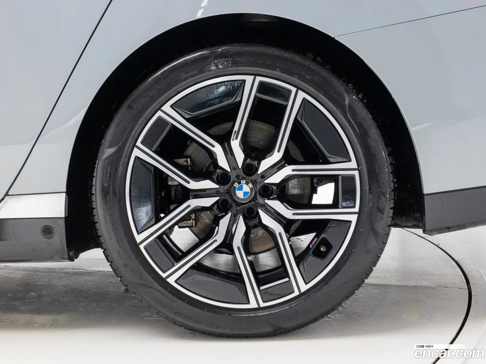 BMW 7 Series 740d xDrive M 2024 — миниатюра 2